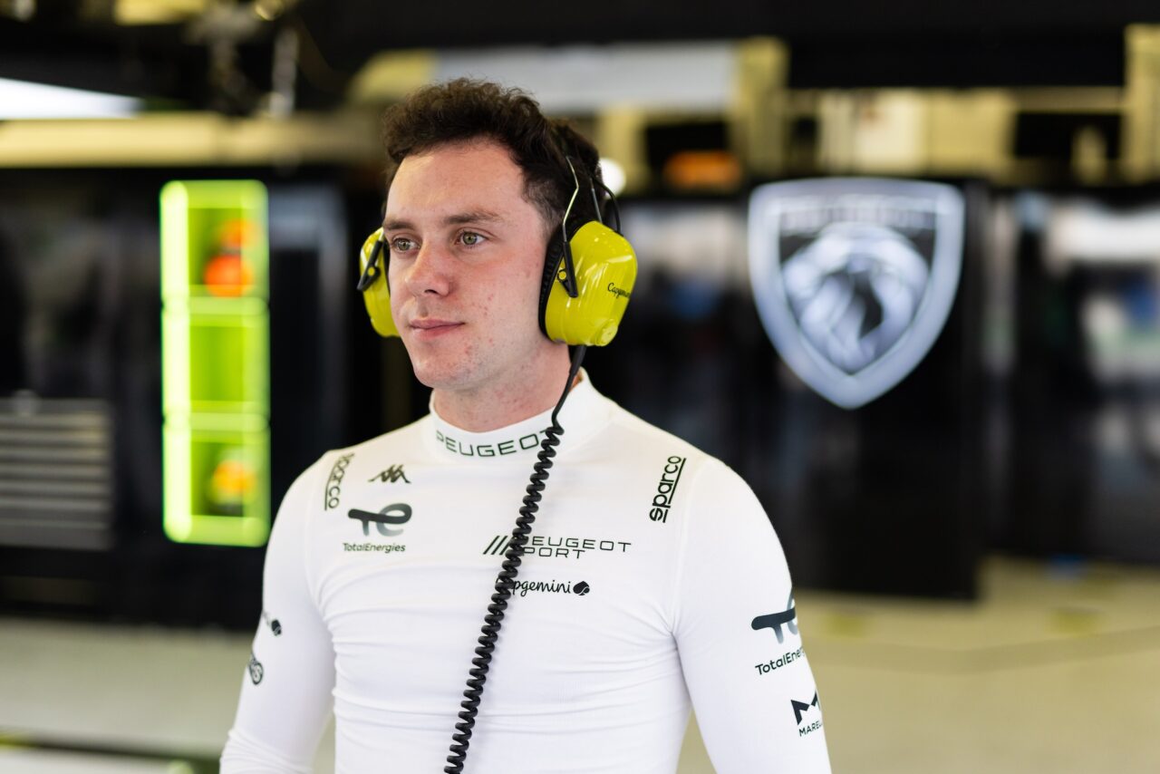 QUINN Alexander (gbr), Peugeot TotalEnergies, Peugeot 9X8 #93, Hypercar, portrait during the 2025 Rookie Test of the 2025 FIA World Endurance Championship, on November 9, 2025 on the Bahrain International Circuit in Sakhir, Bahrain